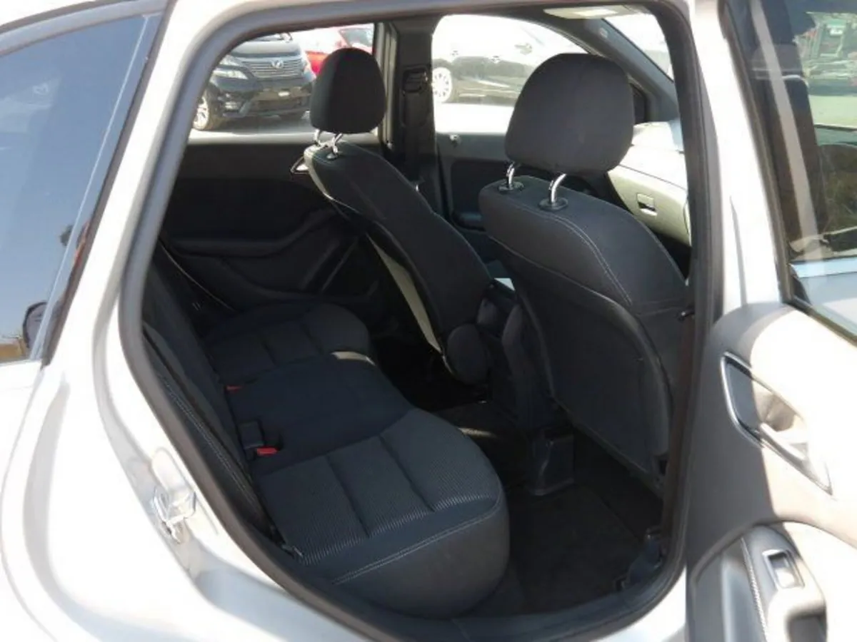 Mercedes-Benz B-Class 1.6 Petrol Auto - Image 3