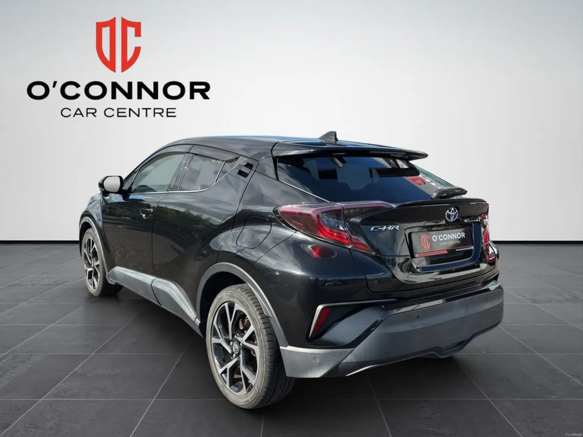 Toyota C-HR Looks like the future. drives like a T - Image 4