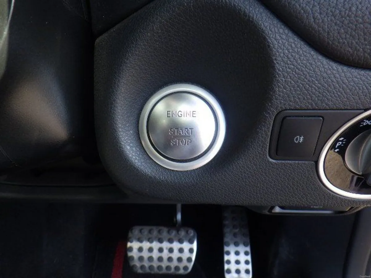 Mercedes-Benz CLA 1.6 Petrol Auto - Image 4