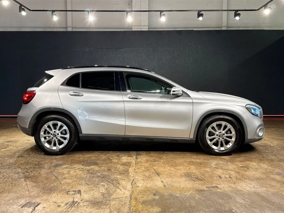Mercedes-Benz GLA 1.6 AUTOMATIC - HALF BLACK LEATH - Image 2