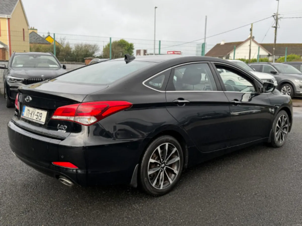 Hyundai i40 Executive 4DR - Image 2