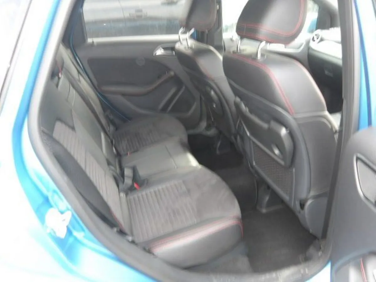Mercedes-Benz B-Class 1.6 Petro Auto - Image 4