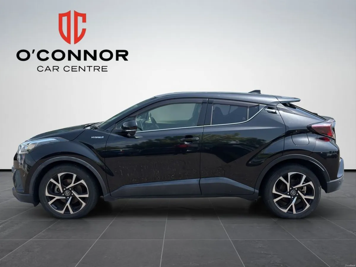 Toyota C-HR Brown leather, black paint… this C-HR - Image 3