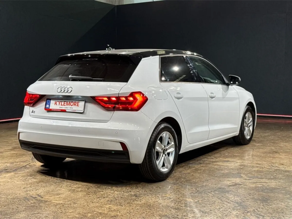Audi A1 1.0 TFSI AUTOMATIC - WHITE/BLACK TWO-TONE - Image 3