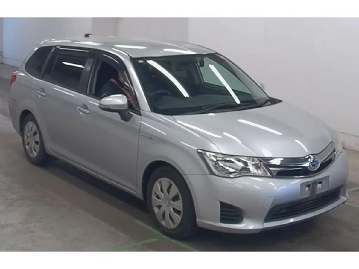 Toyota Corolla 1.5 Corolla Fielder Petrol Hybrid A - Image 2