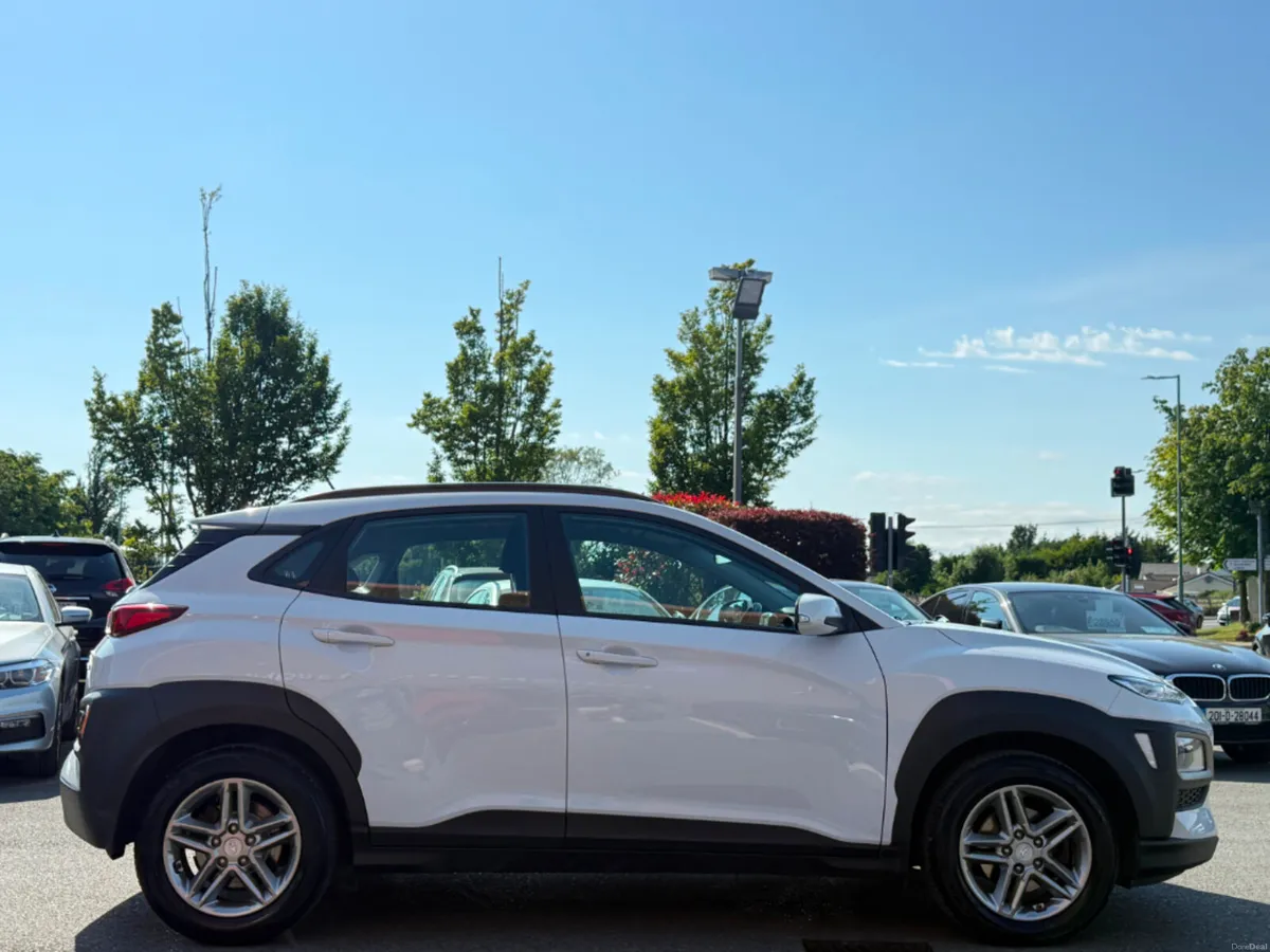 Hyundai KONA COMFORT 1.6 DIESEL *LOW KMS* - Image 4