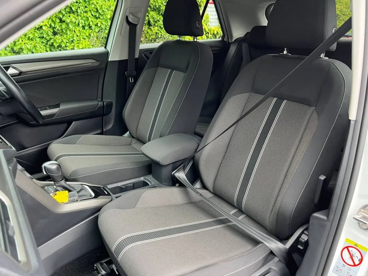 Volkswagen T-Roc STYLE DESIGN 2.0 TDI AUTO // APPL - Image 6