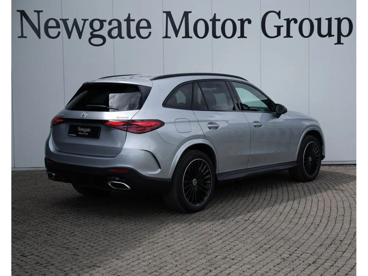 Mercedes-Benz GLC 300e 4MATIC URBAN EDITION - Image 5