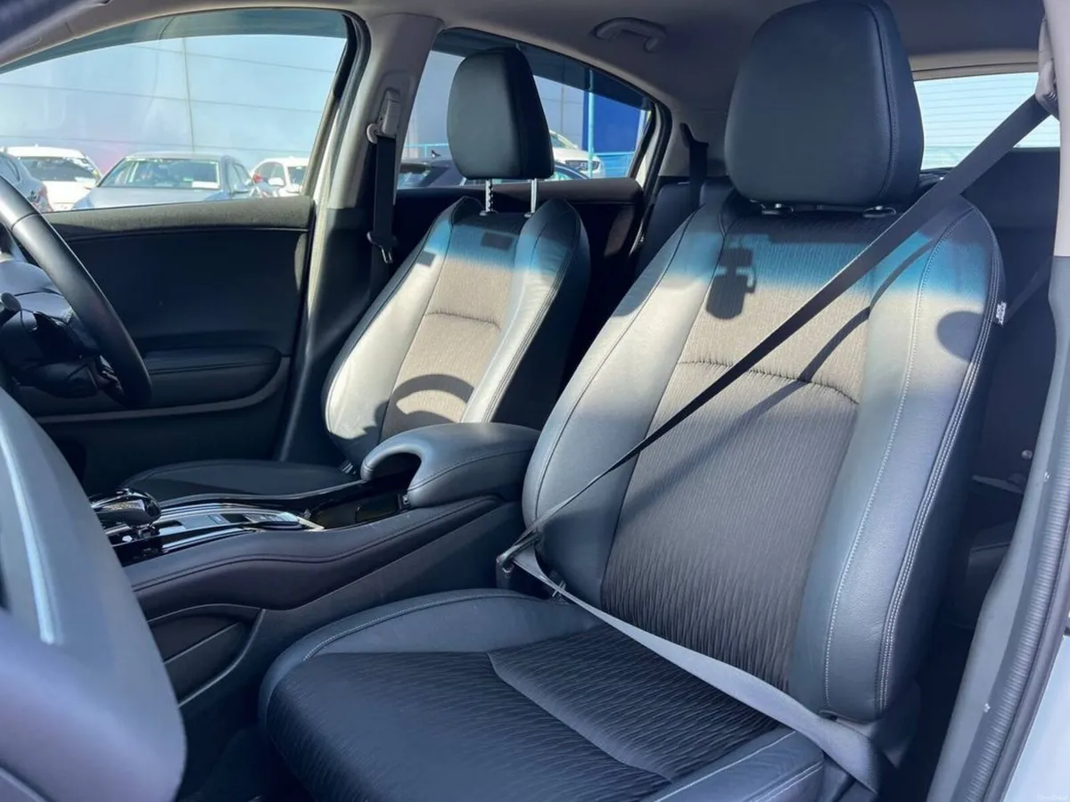 Honda Vezel 1.5 HYBRID AUTO // HALF LEATHER HEATED - Image 6