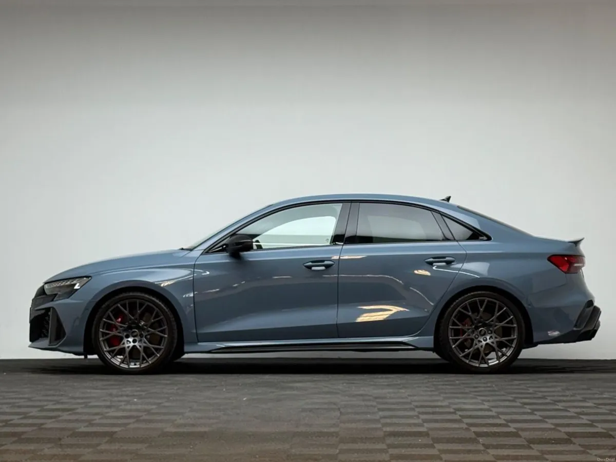 Audi RS3 CARBON BLACK 2.5 TFSI - Image 4