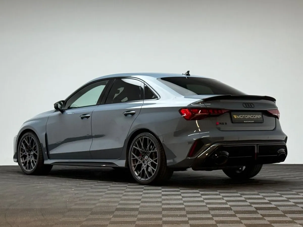 Audi RS3 CARBON BLACK 2.5 TFSI - Image 5