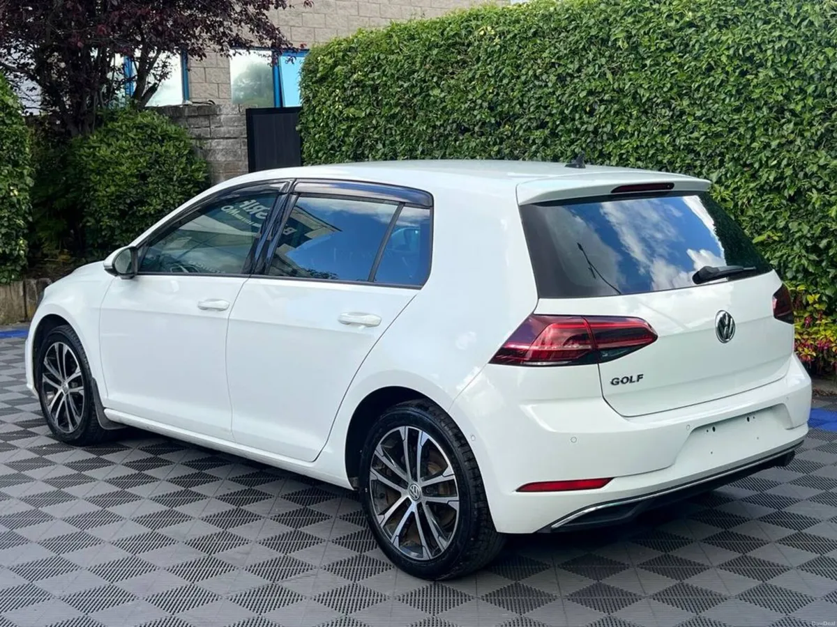 Volkswagen Golf COMFORTLINE 1.2 TSI AUTO // APPLE - Image 5