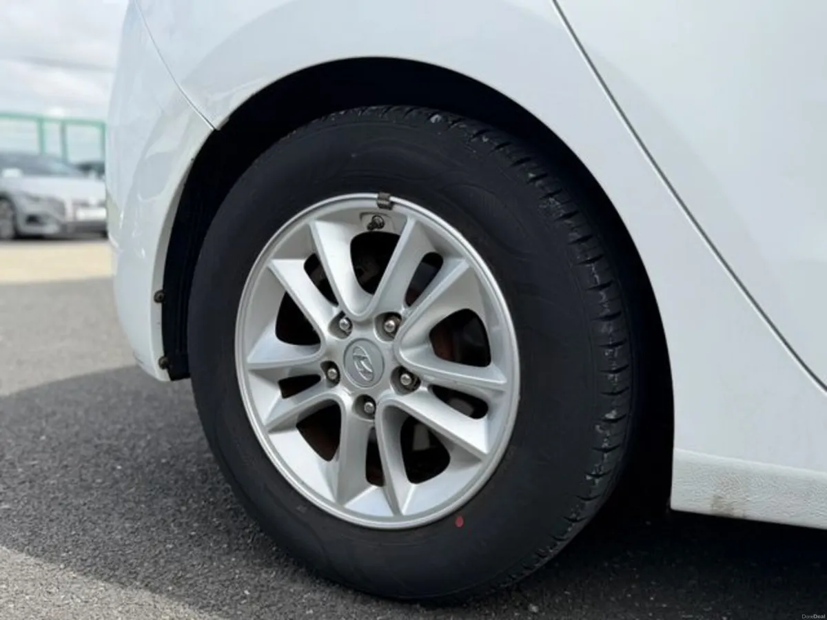 Hyundai i30 SE B/D 110PS 5DR - Image 5