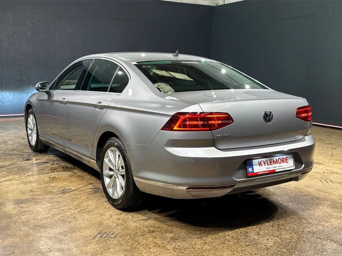 Volkswagen Passat 1.4 TSI COMFORT LINE - BLACK HAL - Image 5