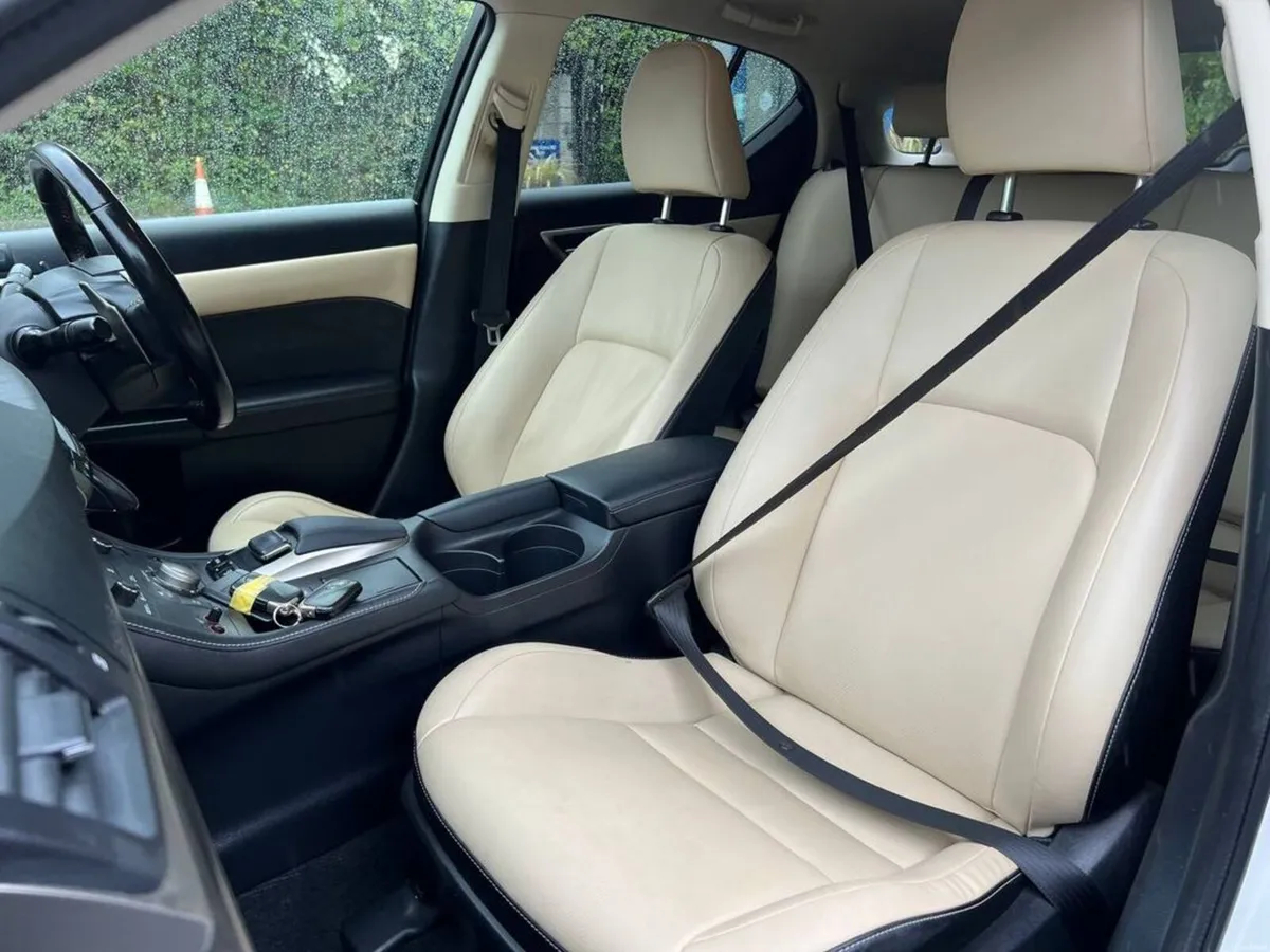 Lexus CT 1.8 HYBRID AUTO // - Image 6