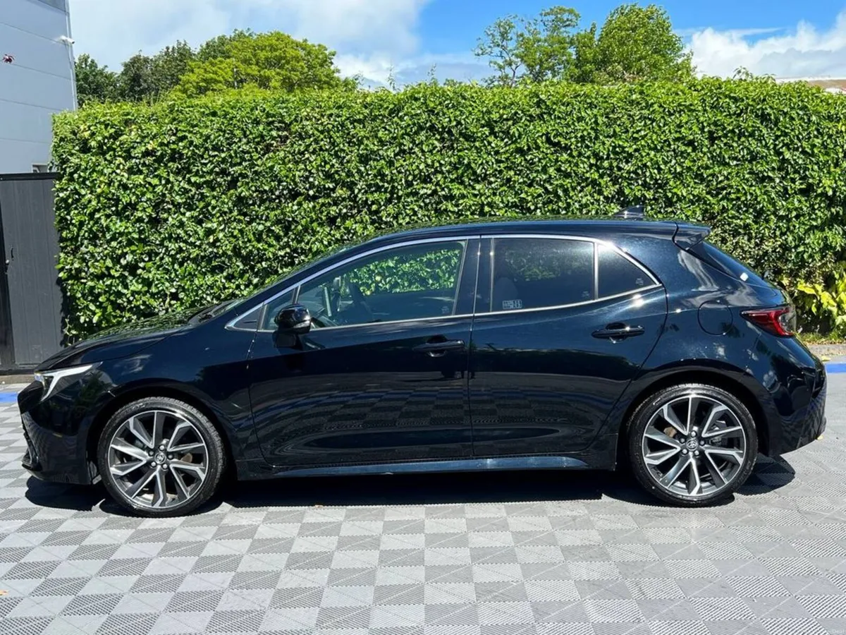 Toyota Corolla GZ SPORT 1.8 HYBRID AUTO // VERY LO - Image 3