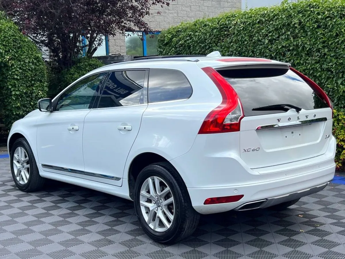 Volvo XC60 D4 CLASSIC 2.0 D AUTO // OPENING PAN RO - Image 6