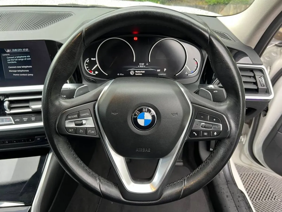BMW 3-Series 320D AUTO // APPLE CARPLAY/BLUETOOTH - Image 4
