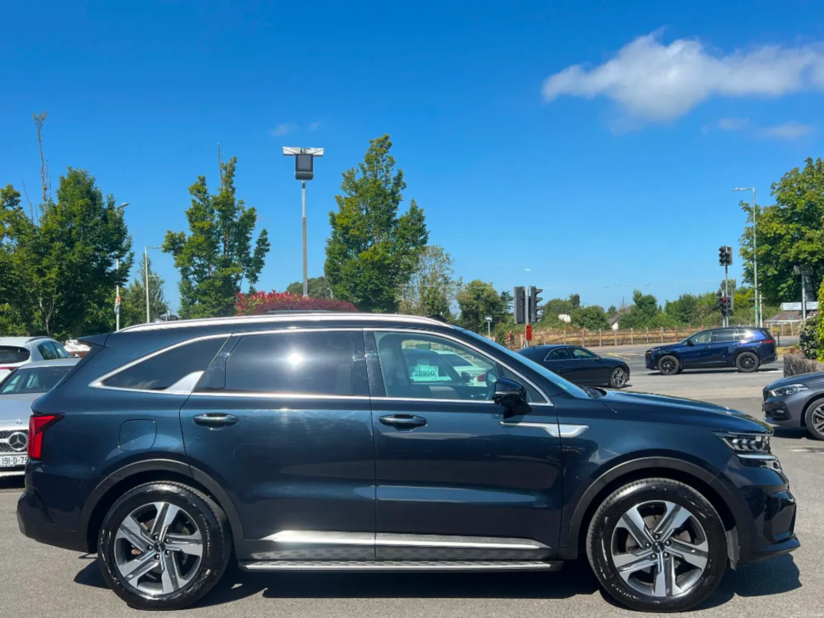 Kia Sorento PHEV K3 4WD 7 SEATS AUTO *FSH* - Image 4