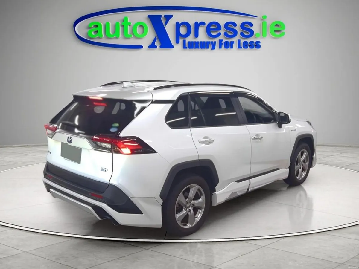 Toyota RAV4 4WD HYBRID G, Low mileage, Reversing c - Image 5