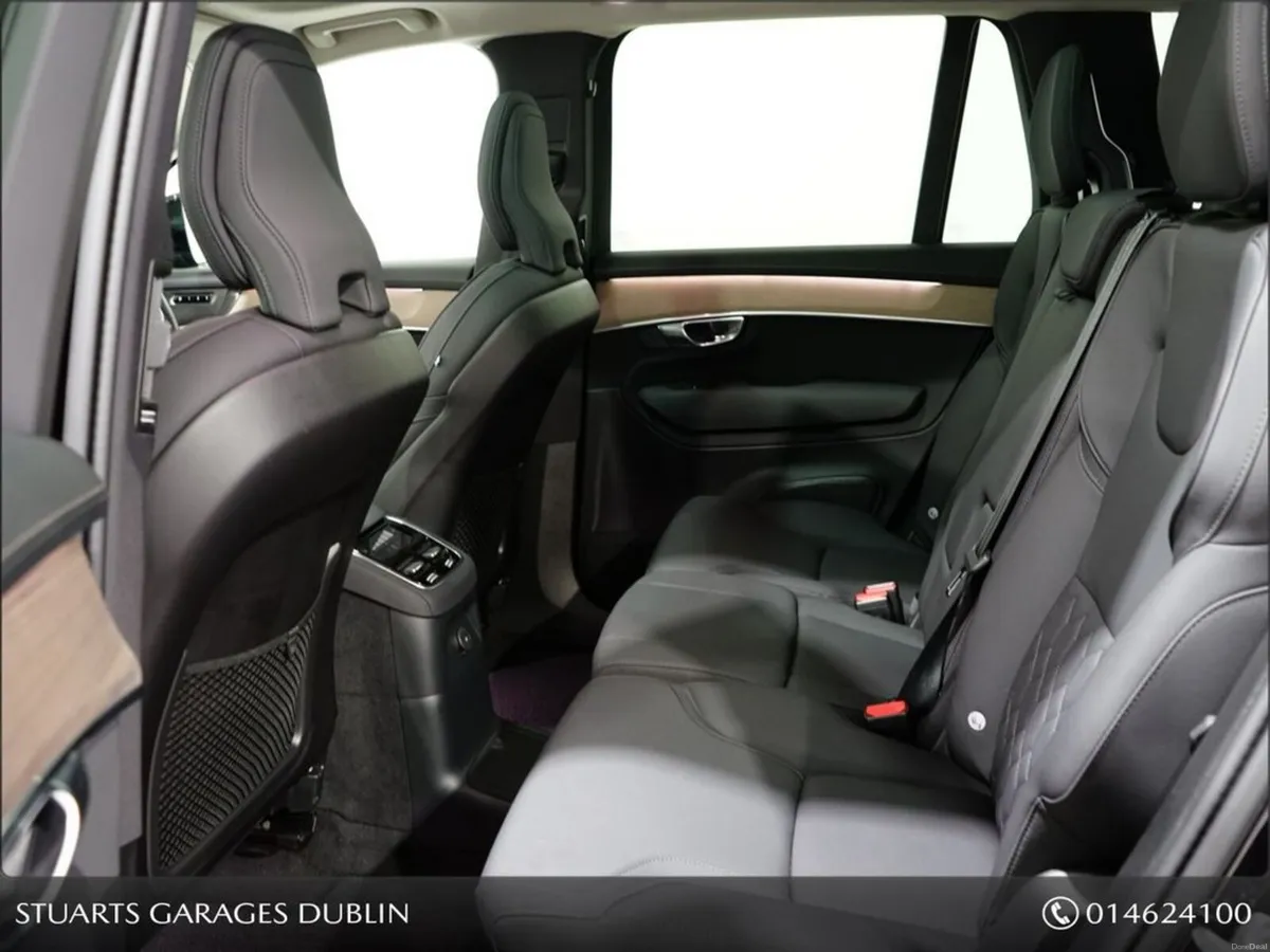 Volvo XC90 PLUS DARK: ONYX BLACK WITH BLACK LEATHE - Image 5