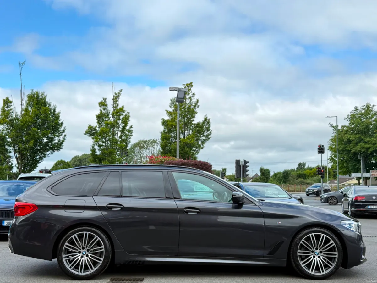 BMW 5-Series 520D M-SPORT MHEV TOURING *LOW KMS* - Image 4