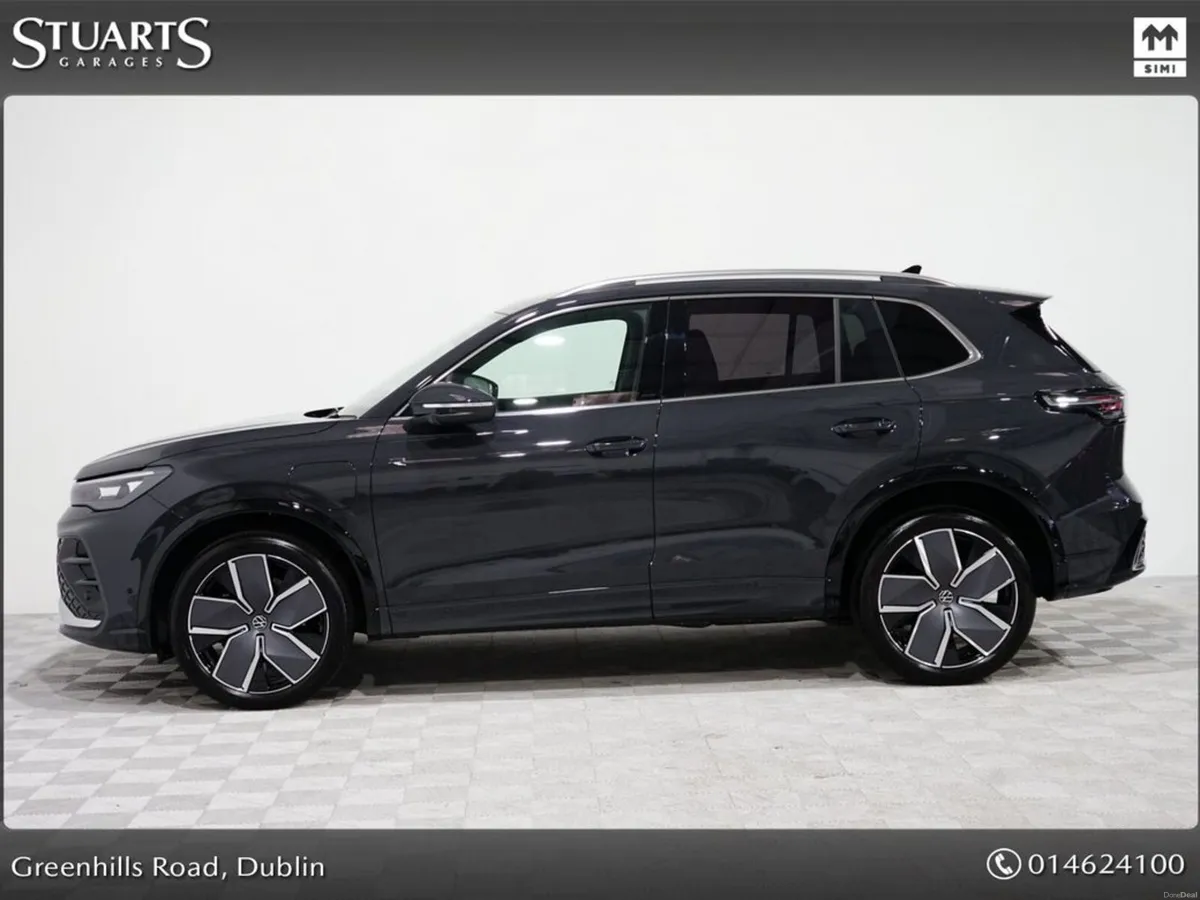 Volkswagen Tiguan TIGUAN R-LINE: URANO GREY WITH T - Image 6