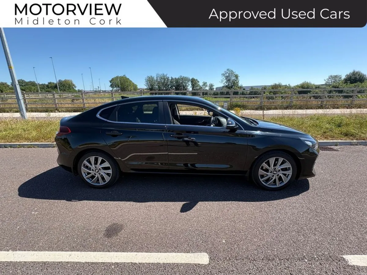 Hyundai i30 FASTBACK DELUX MODEL 1.0PT SAT NAV SHO - Image 2