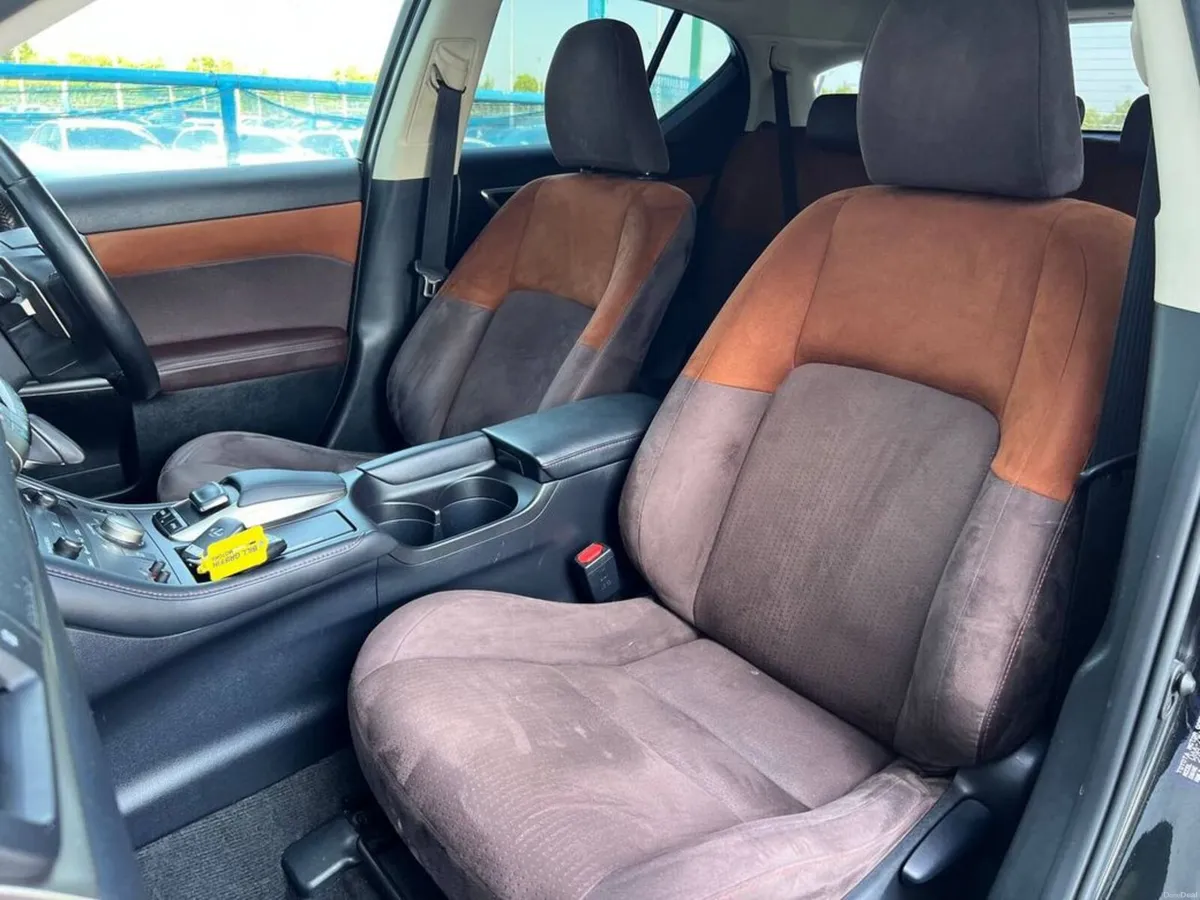 Lexus CT 1.8 HYBRID AUTO // SUEDE HEATED SEATS // - Image 6