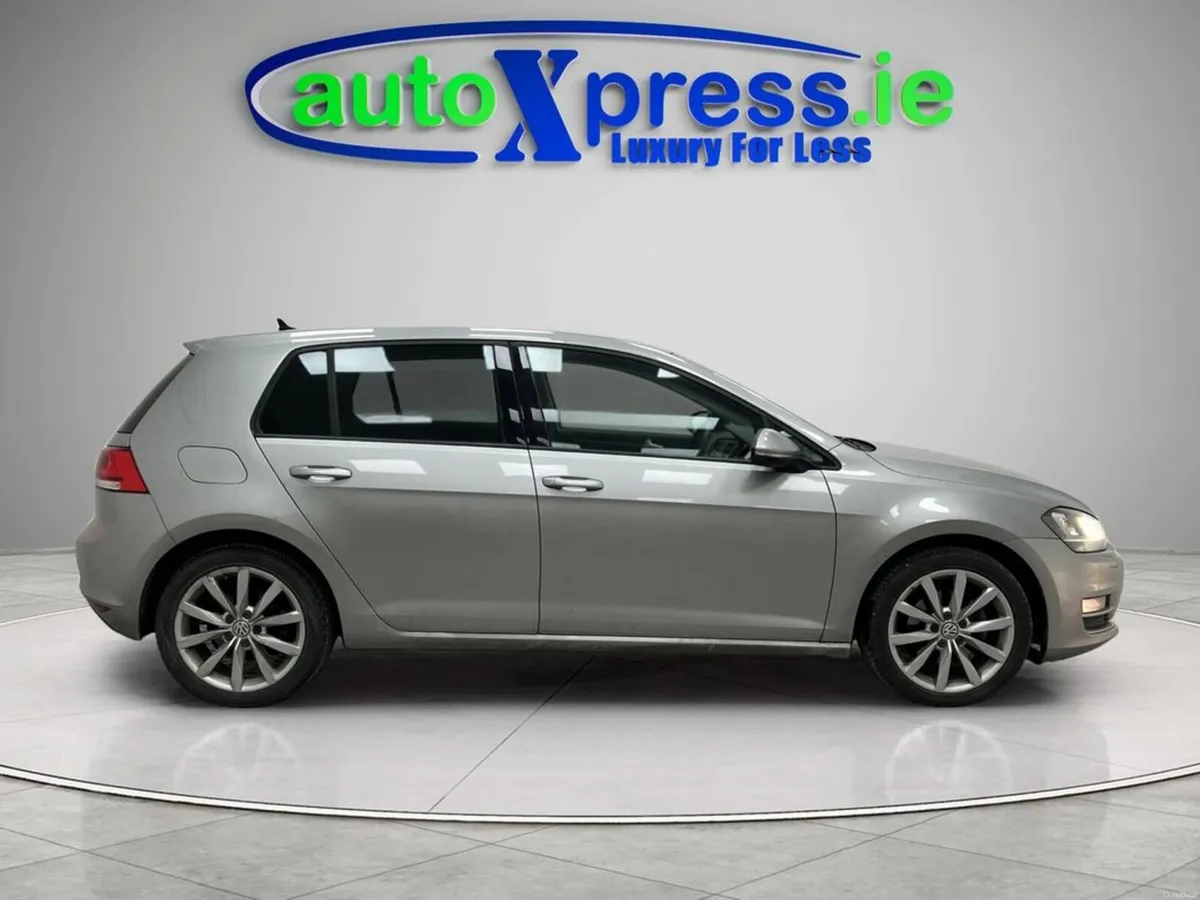 Volkswagen Golf 1.4 TSI Automatic Highline — Premi - Image 5