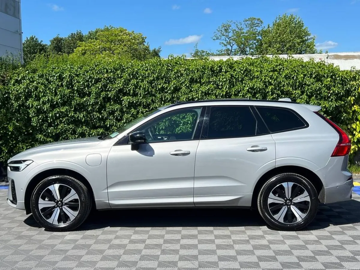 Volvo XC60 T6 PLUS AWD 2.0 ** HUGE SPEC ** // OPEN - Image 4