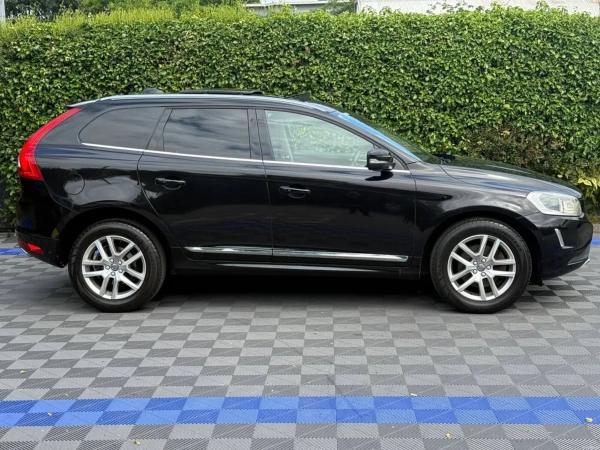 Volvo XC60 D4 CLASSIC 2.0 D // FULL SERVICE HISTOR - Image 3