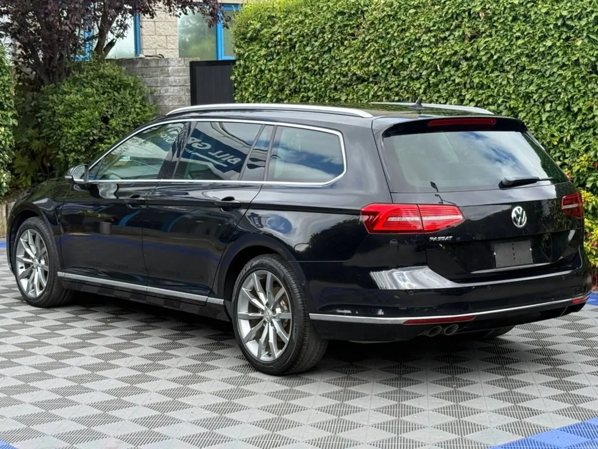 Volkswagen Passat HIGHLINE VARIANT 2.0 TDI AUTO // - Image 5