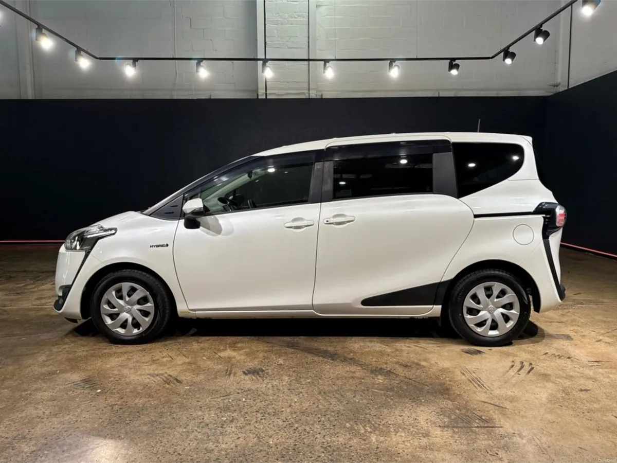 Toyota Sienta 1.5 HYBRID 7 SEATER - TOYOTA SAFETY - Image 6