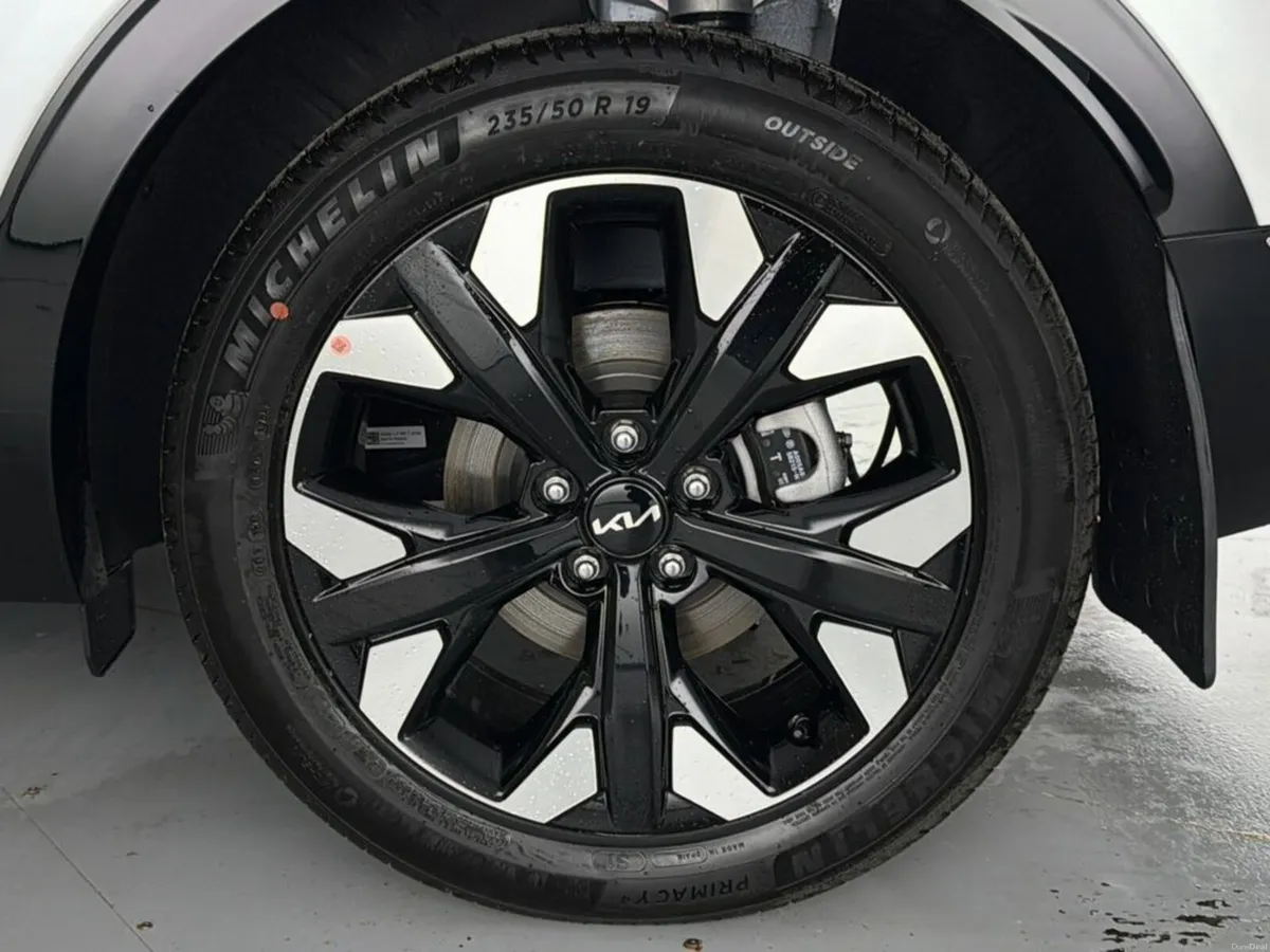 Kia Sportage PHEV SEM Special Edition Demo Model - Image 3