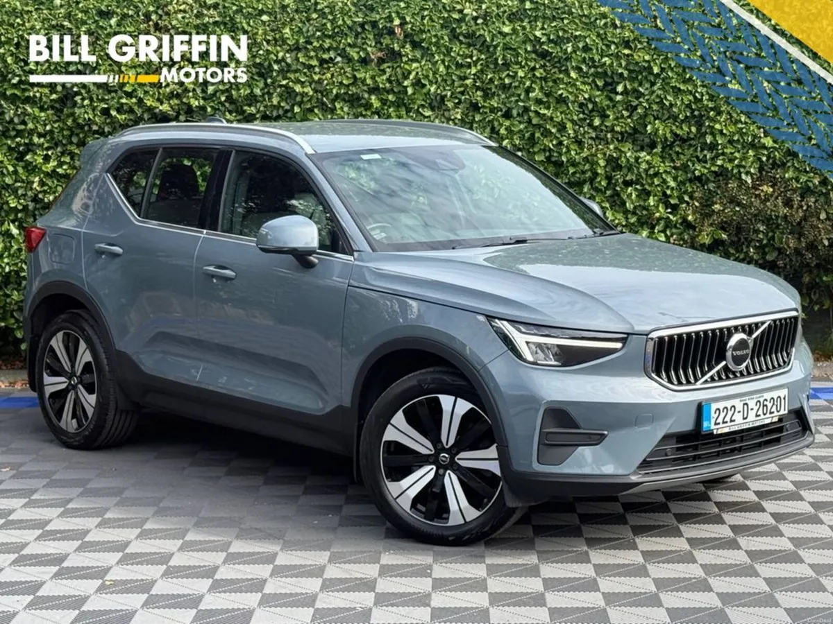 Volvo XC40 T4 CORE 1.5 HYBRID // DIAMOND CUT ALLOY - Image 1
