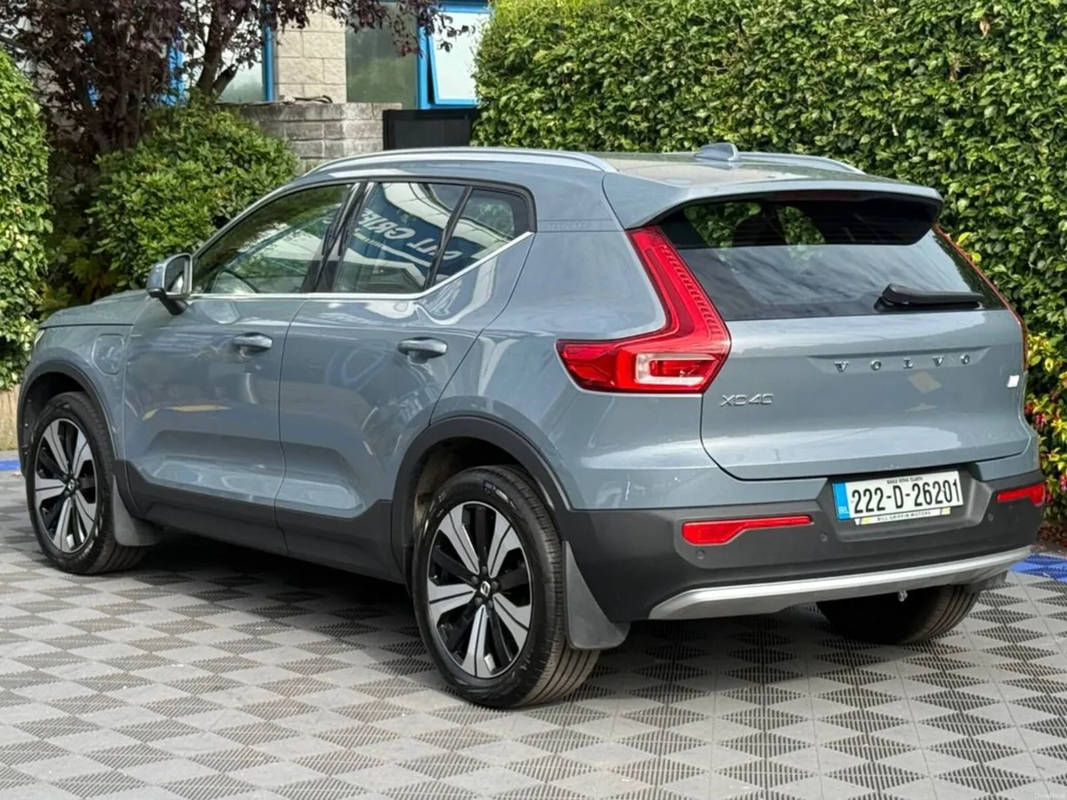 Volvo XC40 T4 CORE 1.5 HYBRID // DIAMOND CUT ALLOY - Image 5