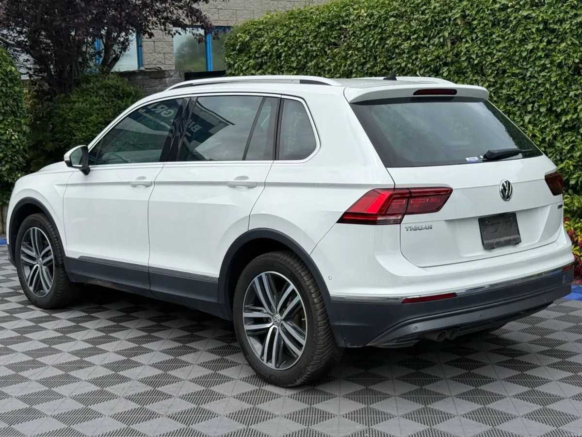 Volkswagen Tiguan HIGHLINE 2.0 TDI AUTO - Image 4