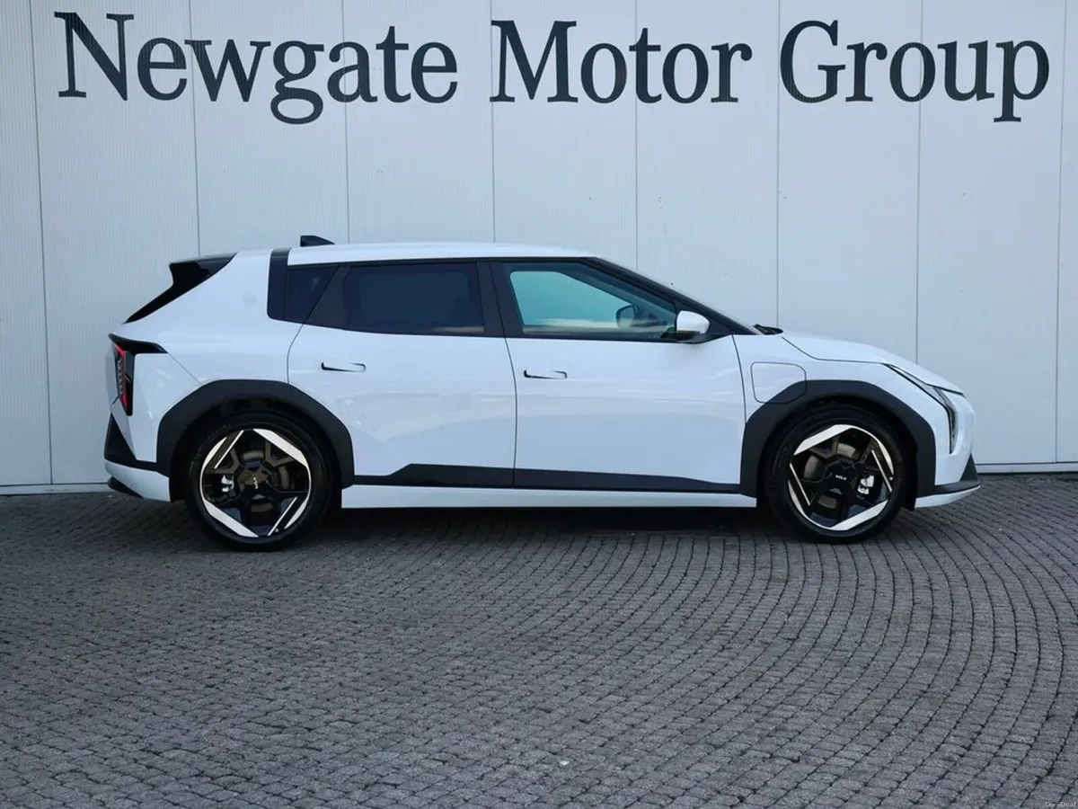 Kia EV4 Hatchback Earth 3 (Long Range) - Image 4