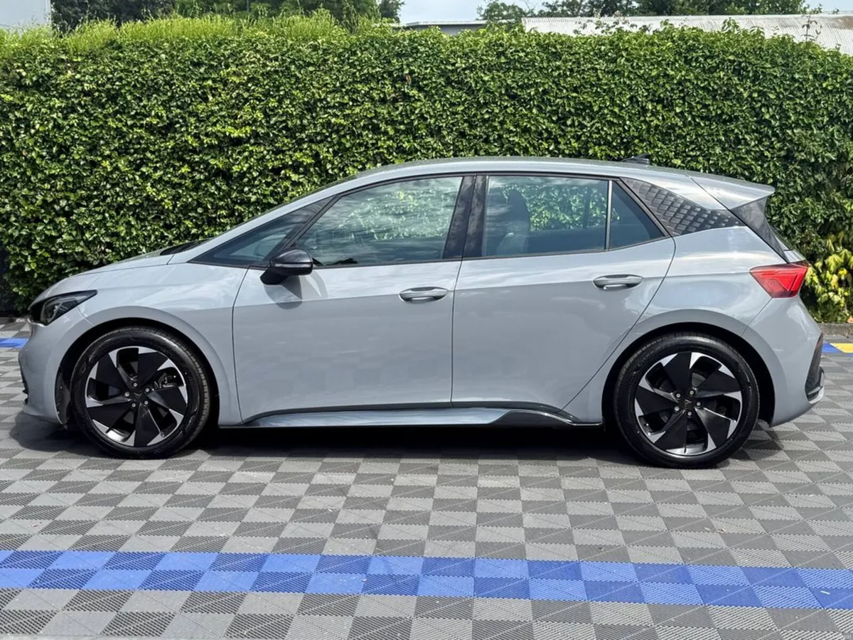 Cupra Born V1 58KWH // 19" TYPHOON ALLOYS // APPLE - Image 3