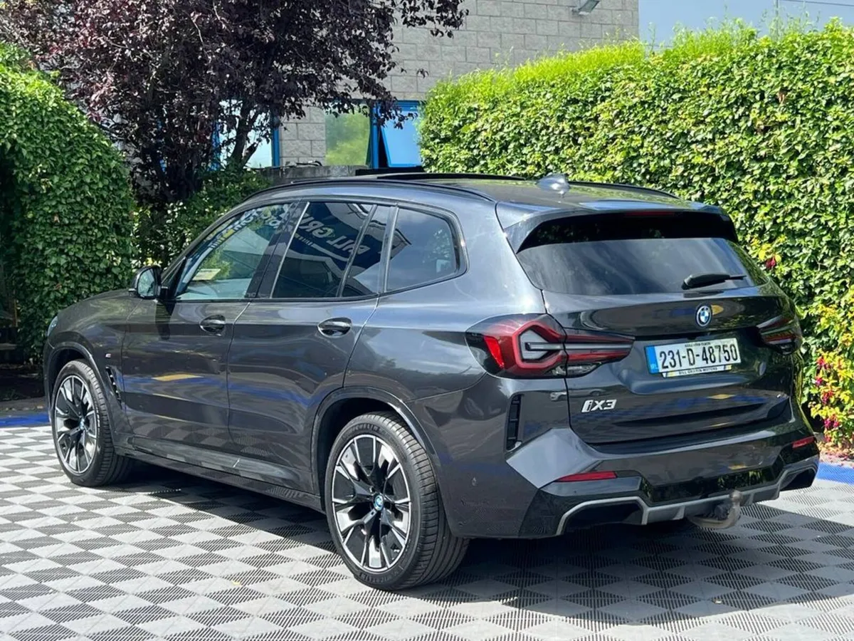 BMW iX3 M-SPORT 74KWH // OPENING PNA ROOF // 20" M - Image 6