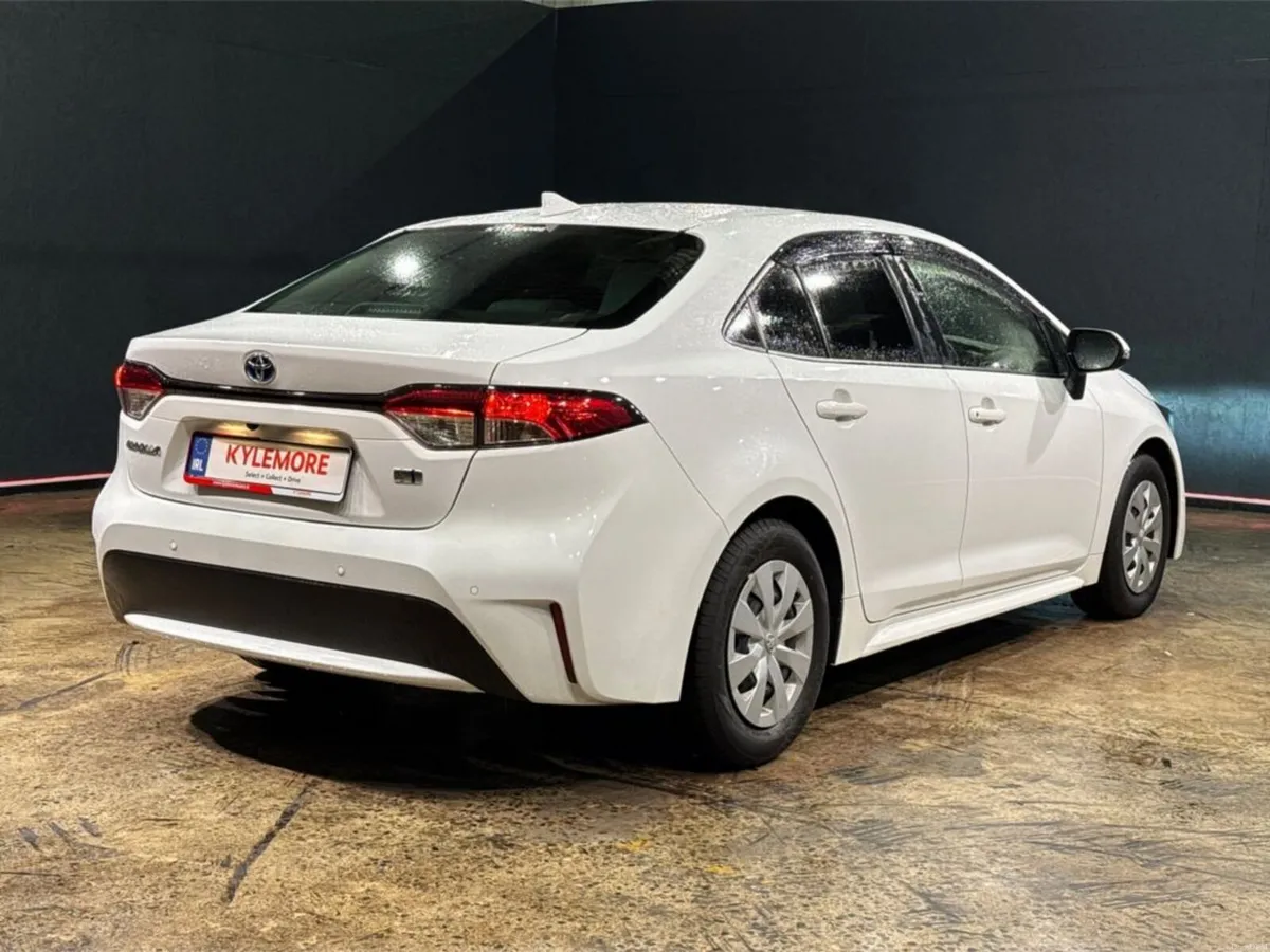 Toyota Corolla 1.8 HYBRID SALOON - NEW MODEL - LED - Image 3