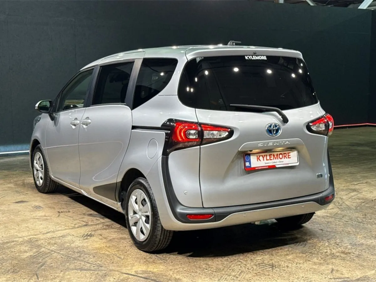 Toyota Sienta 1.5 HYBRID - POWER SLIDNG DOORS - TO - Image 5