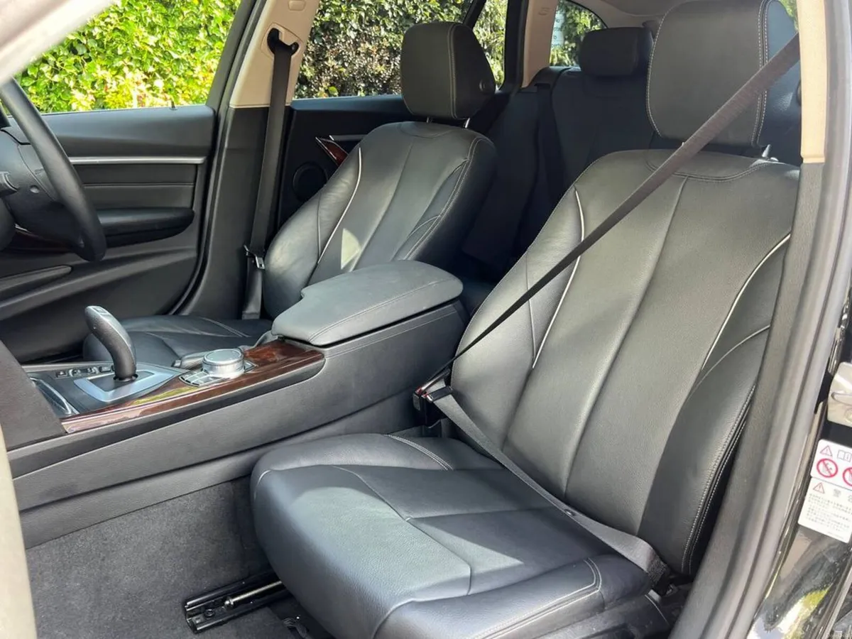 BMW 3-Series 320d TOURING LUXURY LINE AUTO // M-SP - Image 6