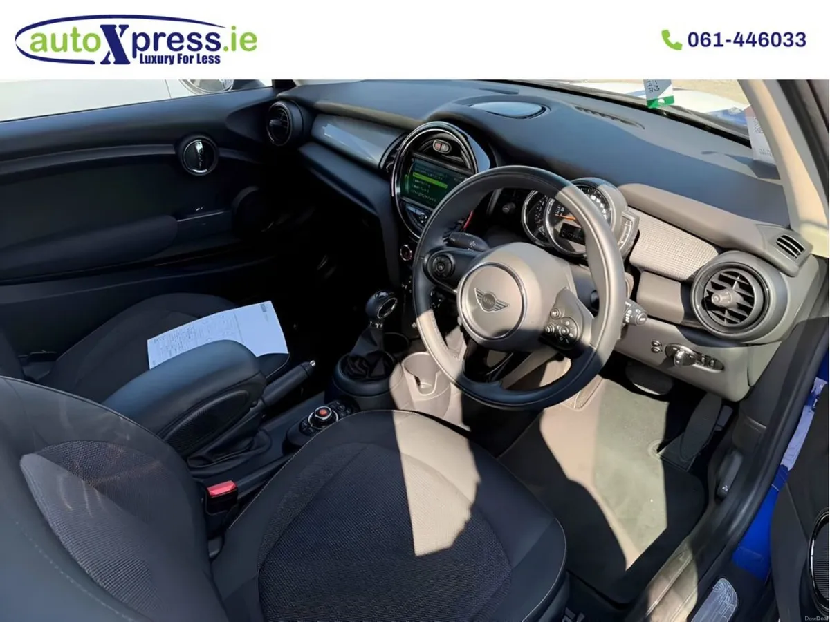 Mini Cooper 1.5 Automatic, Reversing camera - Image 2