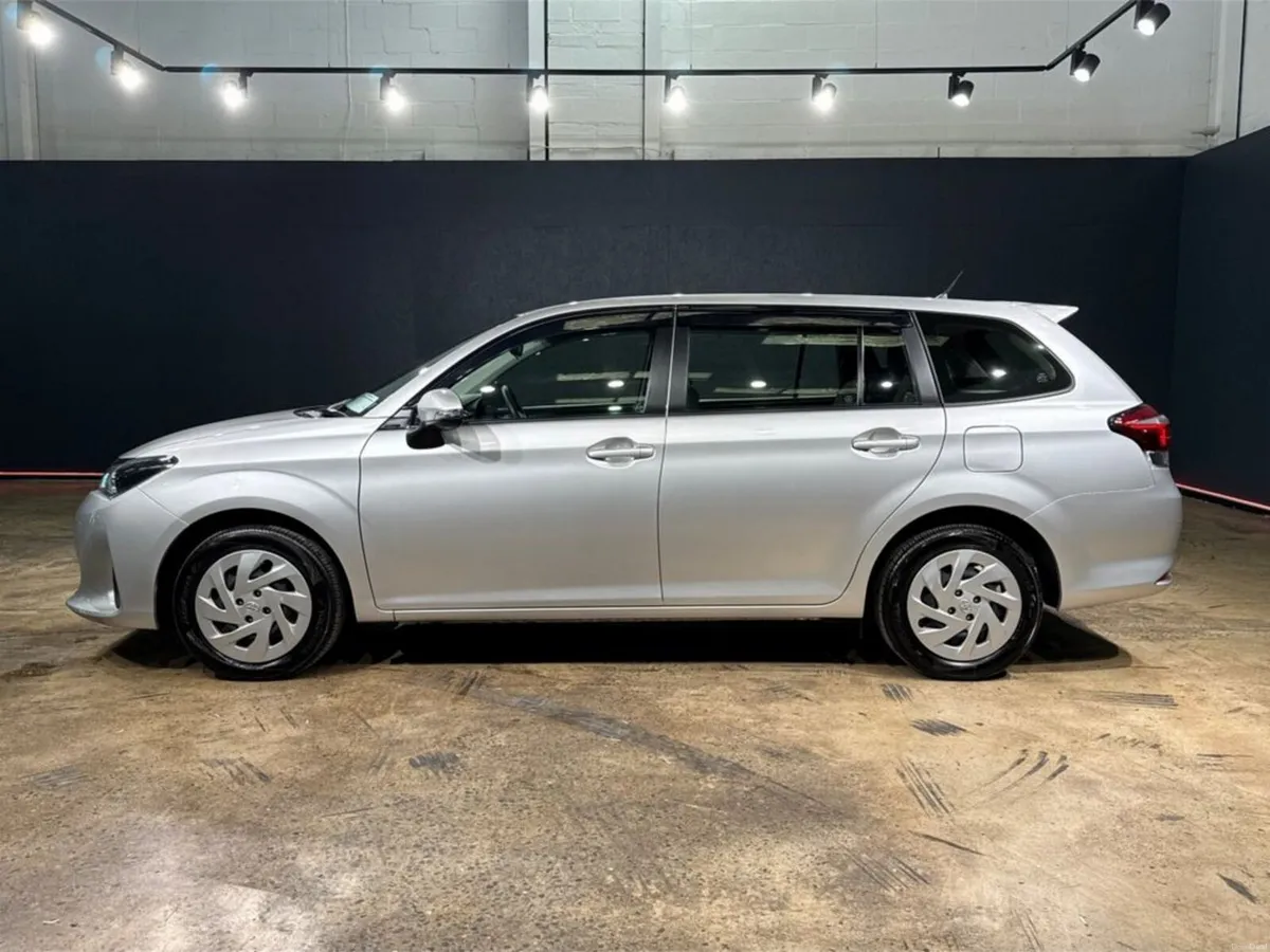 Toyota Corolla 1.5 HYBRID ESTATE - PUSH BUTTON STA - Image 6