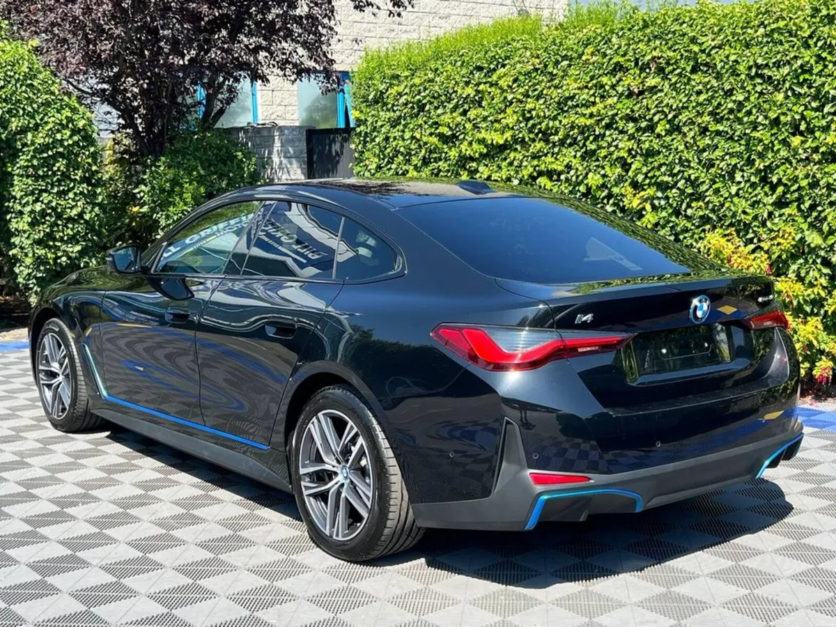 BMW i4 EDRIVE40 SPORT AUTO // APPLE CARPLAY/ANDROI - Image 6