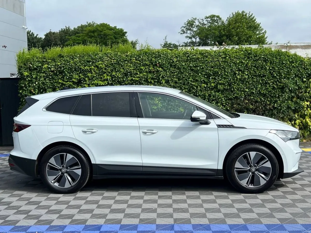 Skoda Enyaq IV 80 77KWH // LEATHER HEATED SEATS // - Image 2