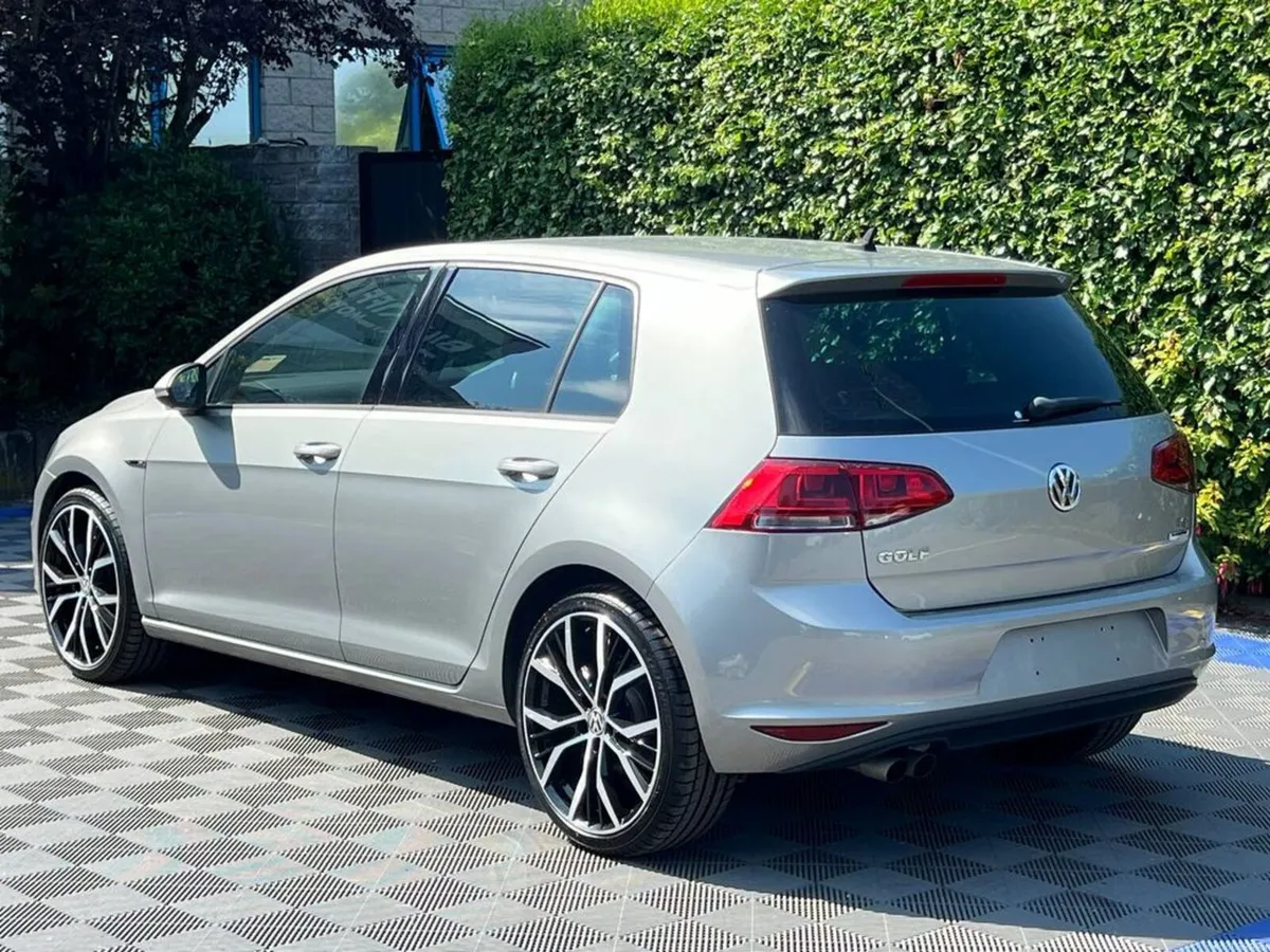 Volkswagen Golf HIGHLINE R-LINE PACK 1.4 TSI AUTO - Image 5