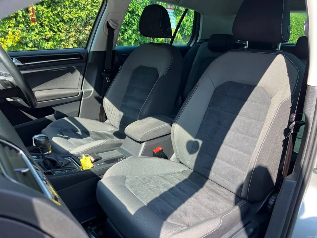 Volkswagen Golf HIGHLINE R-LINE PACK 1.4 TSI AUTO - Image 6